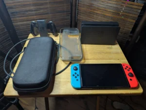 Nintendo Switch 32gb Original Blue And Red Joy Cons Bundle